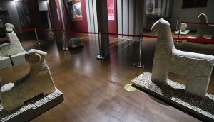 Tunceli'deki tarihi koç ve at biçimli mezar taşları 500 yıllık kültürün izlerini taşıyor