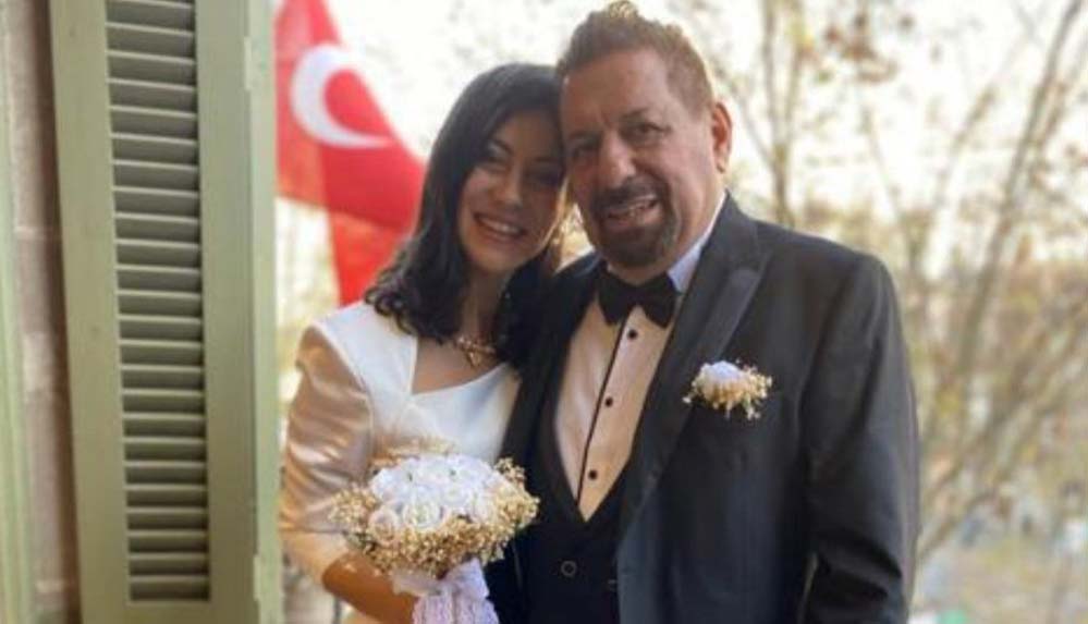 73 yaşındaki Erman Toroğlu, avukatı Ezgi Yavuz ile dünya evine girdi