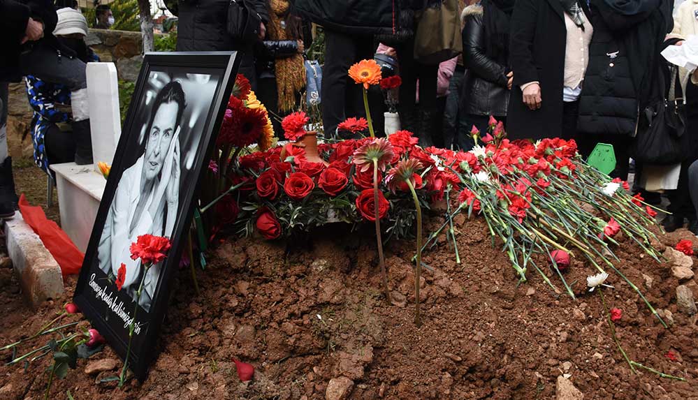 Fatma Girik, Bodrum'da son yolculuğuna uğurlandı 5 Bakan-Karaismailoğlu,-İstanbul-Havalimanı’nda-çöken-çatı-için-‘Zaten-yıkılacaktı’-ded