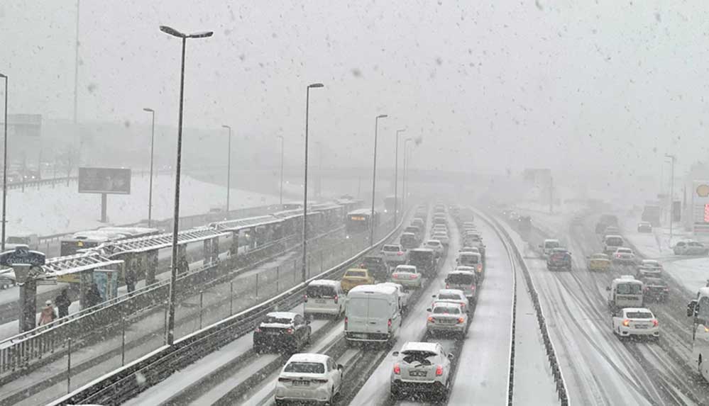 Trakya'dan İstanbul'a araç girişleri durduruldu