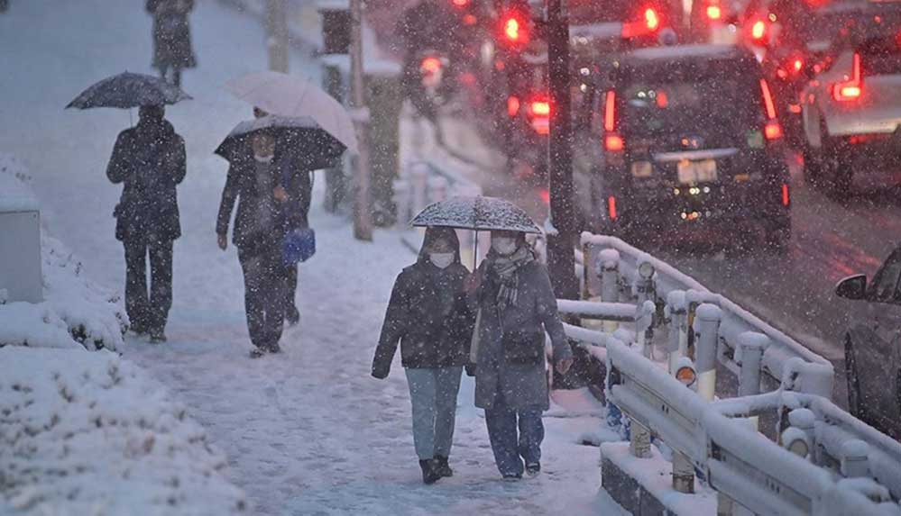 Japonya'da kar küreme çalışmalarında 4 kişi öldü