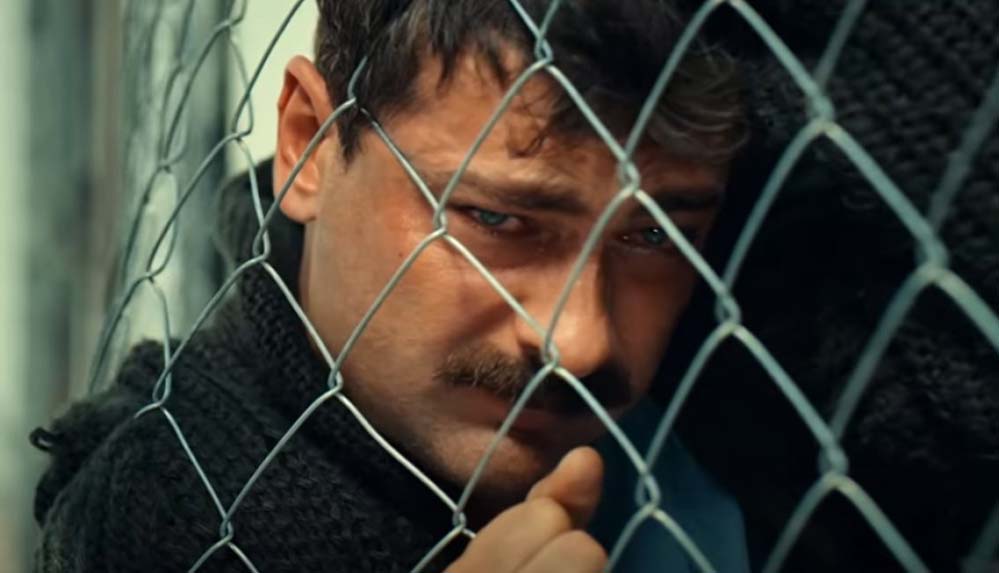 Onur-Tuna'dan-kötü-haber--'Mahkum'-dizisi-çekimlerine-ara-verildi