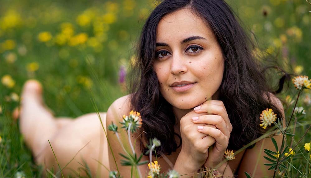 Taliban'dan kaçtı İngiltere'de porno yıldızı oldu