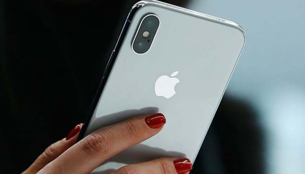 iPhone’un arkasındaki gizli tuşu buldu, hayatı değişti