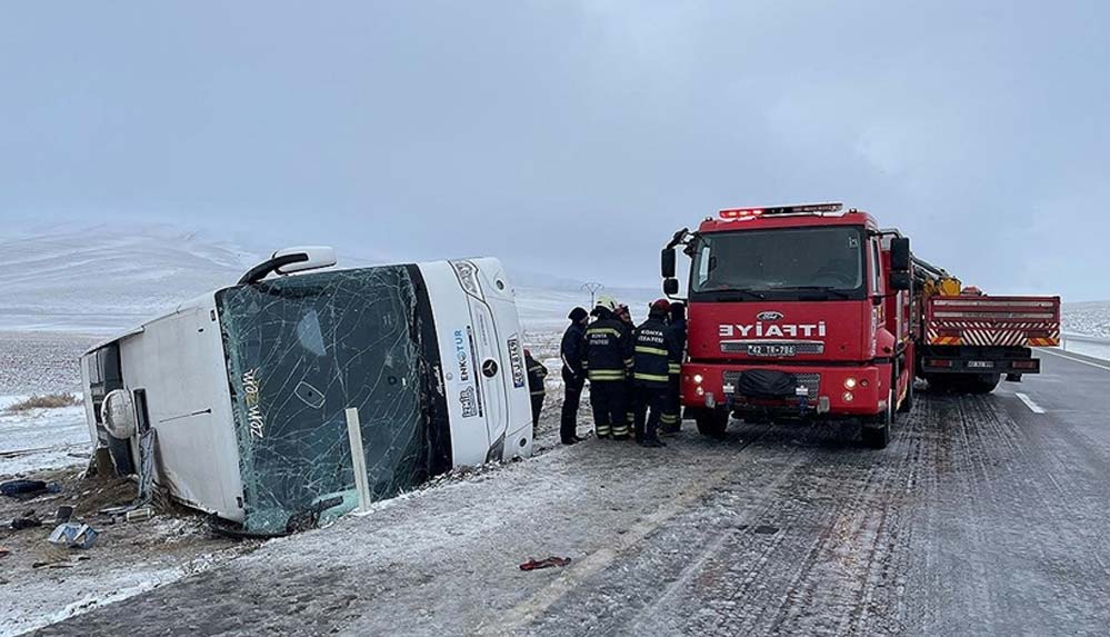 Konya'da tur otobüsü devrildi 6 kişi öldü, 41 kişi yaralandı