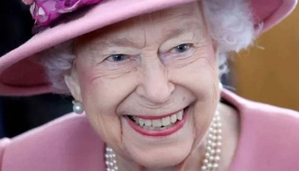 Kraliçe Elizabeth, Prens Charles kral olduğunda eşi Camilla'nın kraliçe olacağını duyurdu 4 Kraliçe-Elizabeth,-Prens-Charles-kral-olduğunda-eşi-Camilla'nın-kraliçe-olacağını-duyurdu