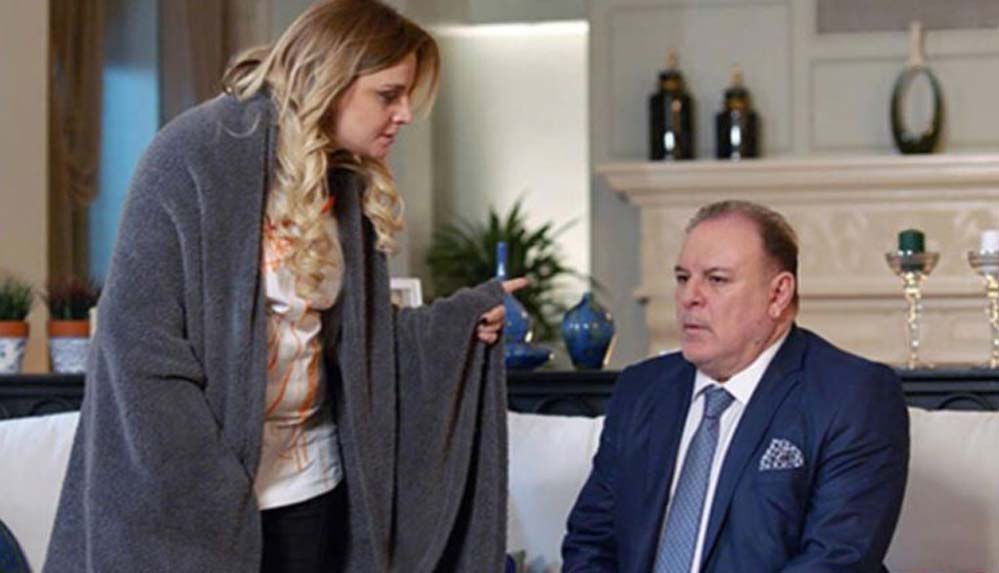 Sadakatsiz'de üçüncü veda: Usta isim diziden ayrılıyor 5 Sadakatsiz'de-üçüncü-veda--Usta-isim-diziden-ayrılıyor