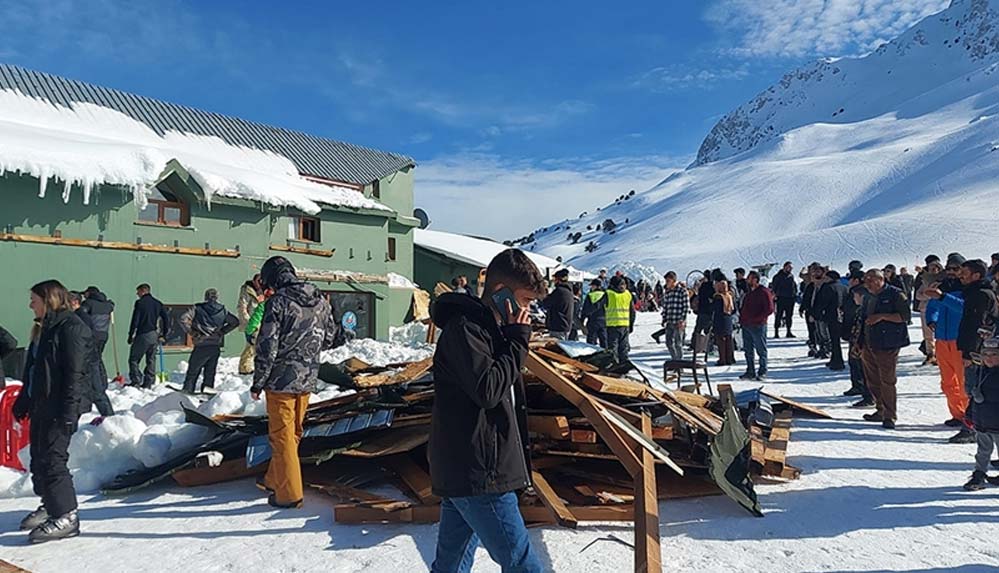 Saklıkent Kayak Merkezi'nde sundurma çöktü: 8 kişi yaralandı