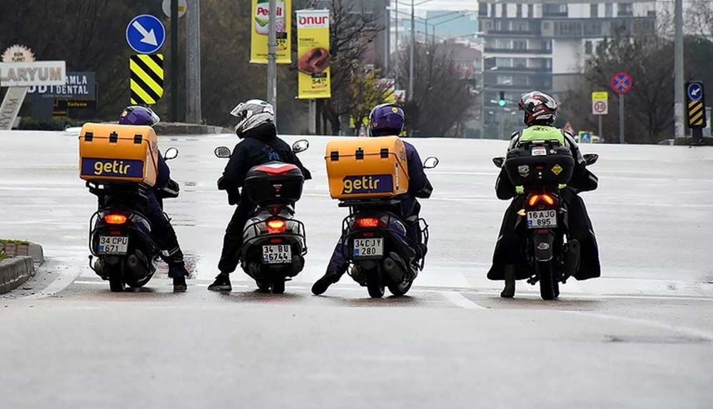 Türk-İş'ten-motosikletli-kuryelere-tam-destek