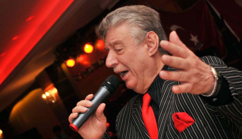 Ünlü müzisyen Arif Şentürk yoğun bakıma alındı 4 Ünlü-müzisyen-Arif-Şentürk-yoğun-bakıma-alındı