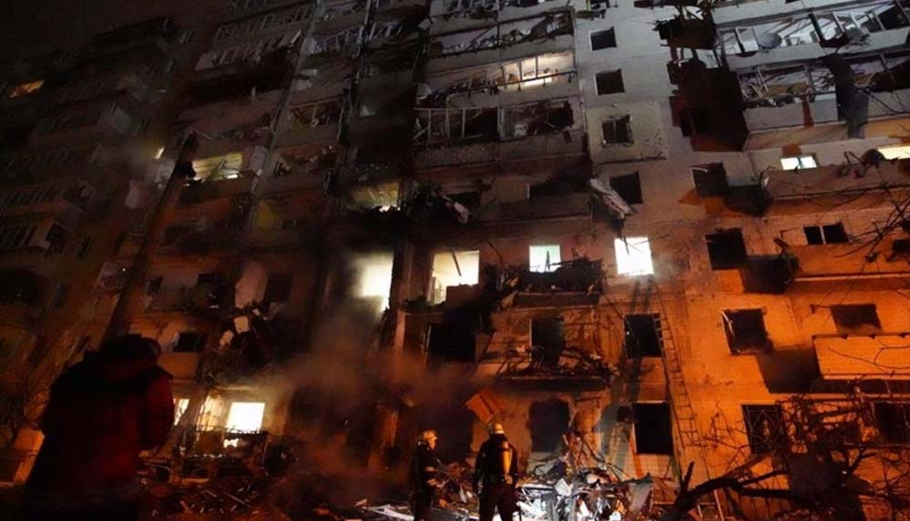 Zelenskiy, bu gecenin zor geçeceğini ve Kiev’in kaybedilmemesi gerektiğini söyledi 4 Zelenskiy,-bu-gecenin-zor-geçeceğini-ve-Kiev’in-kaybedilmemesi-gerektiğini-söyledi