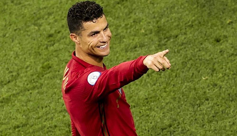 Cristiano-Ronaldo,-profesyonel-futbol-tarihinin-en-golcü-oyuncusu-oldu