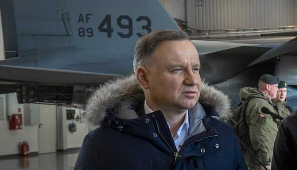 Polonya Cumhurbaşkanı Duda'nın uçağı arıza nedeniyle acil iniş yaptı