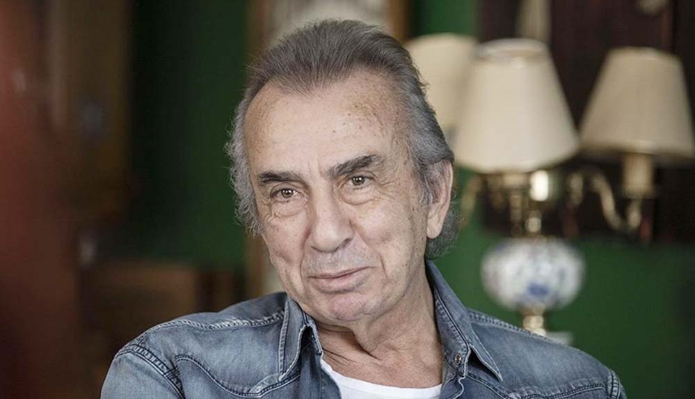 Sanatla-iç-içe-54-yıl-geçiren-Erhan-Yazıcıoğlu--Ben-rolün-kostümünü-giymeye-çalışıyorum