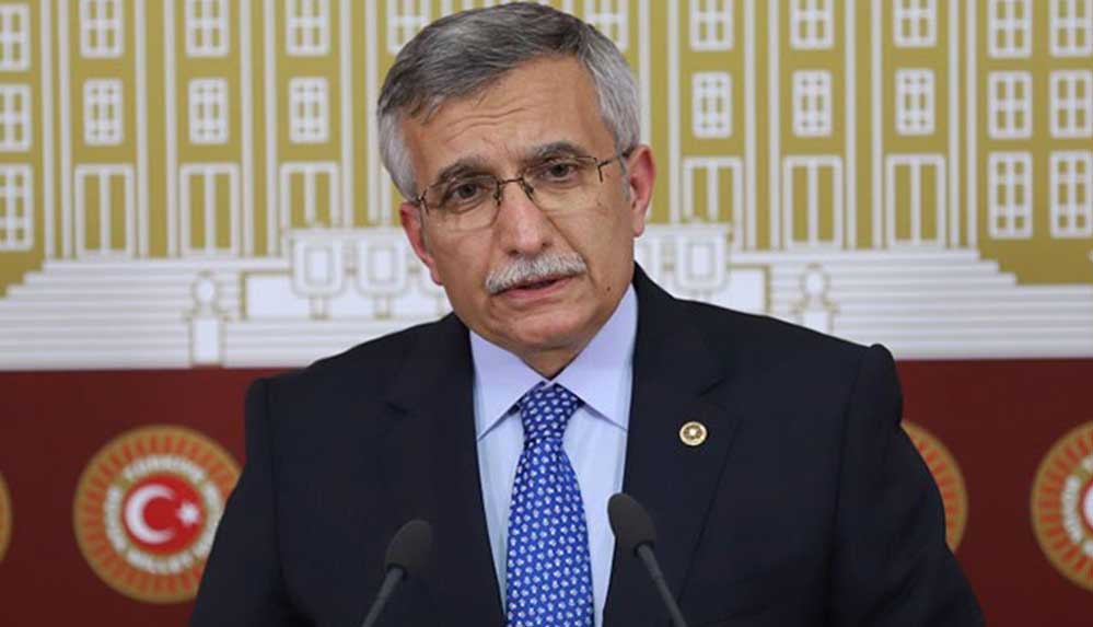 AKP'li Subaşı: "Merhum Erbakan hayatta olsaydı Recep Tayyip Erdoğan'ı alkışlardı"