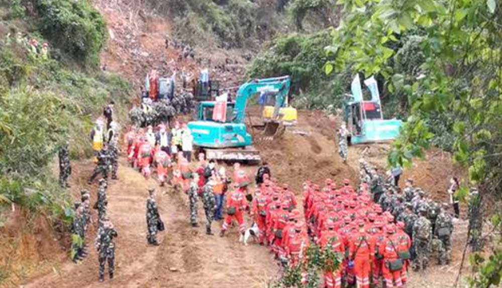 Çin'de düşen yolcu uçağının karakutularından birine ulaşıldı