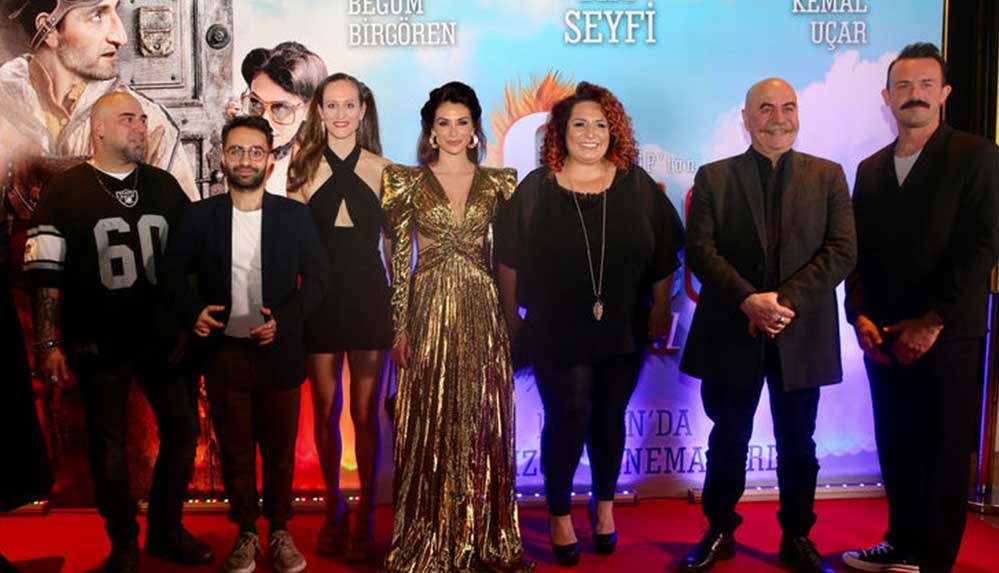 Ezel Akay'ın yeni filmi 'Osman Sekiz'in galası yapıldı