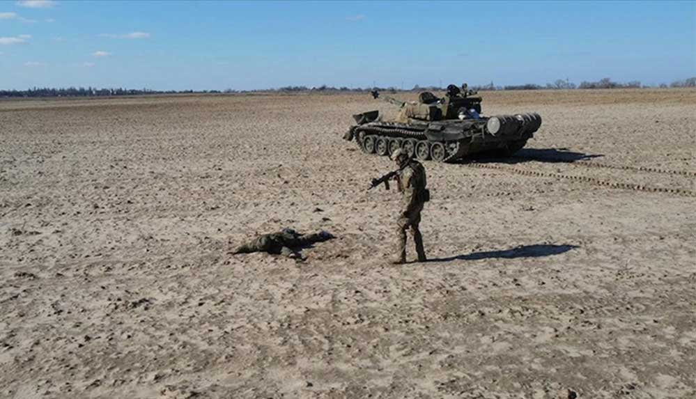 Rus askeri para ödülü karşılığı tankını Ukrayna ordusuna teslim etti