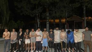 Kırklareli'nde 84 düzensiz göçmen yarı çıplak halde yakalandı