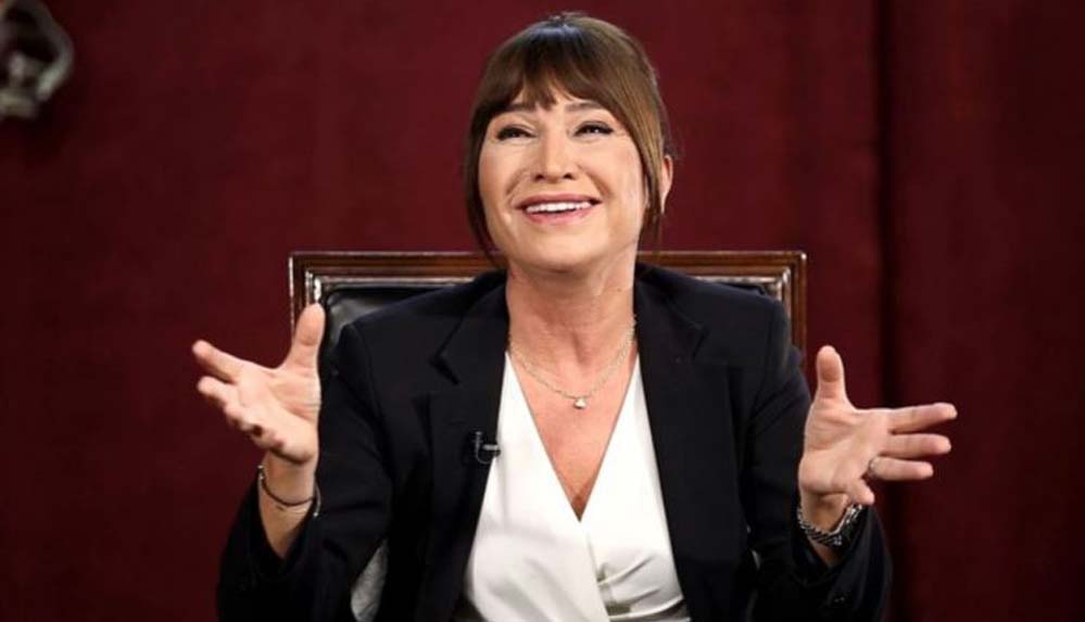 Demet-Akbağ,-40-yıllık-sahne-yolculuğunu-anlattı--'Kendimi-çok-şanslı-hissediyorum'