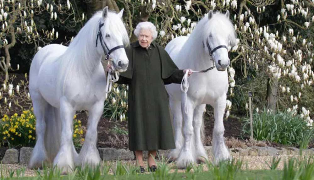 İngiltere’nin-en-uzun-süre-boyunca-hükümdarlık-yapan-ismi-Kraliçe-II.-Elizabeth,-96.-doğum-gününü-merhum-eşi-Prens-Philip’in-emekliliğini-geçirdiği-Sandringham’daki-Wood-Farm’da-geçirecek