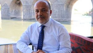 AK Parti'li Yavuz: "Göç politikasına muhalefet ederken, Davutoğlu ile ittifak çelişki değil mi?"