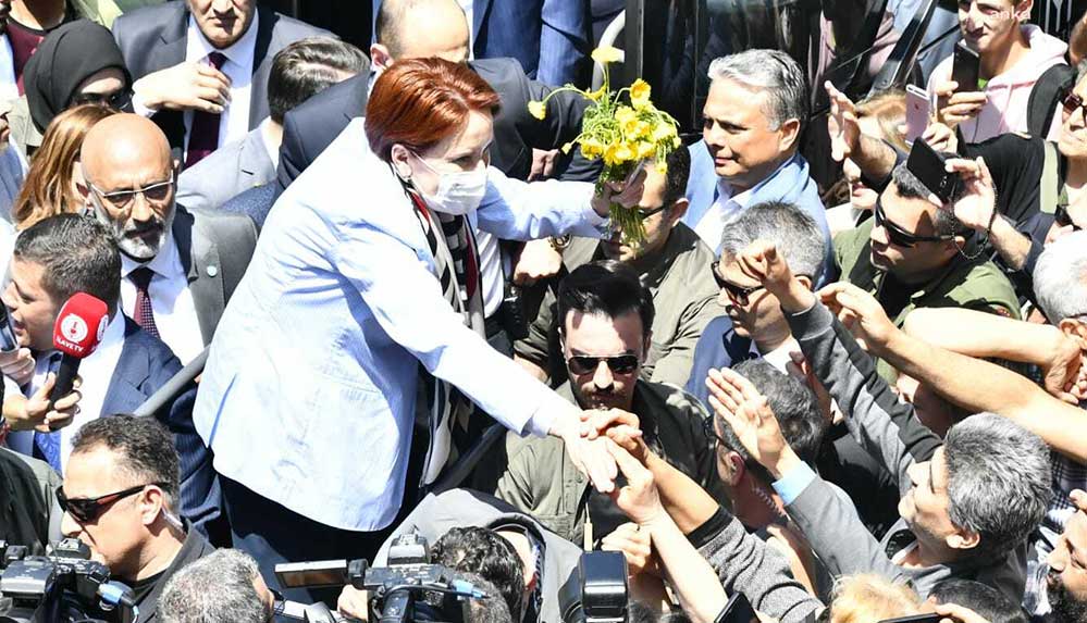 Meral Akşener'den yüzük göndermesi: Şimdi bu yüzüğün yanında gemicikler, ‘beşli çete’ler oldu