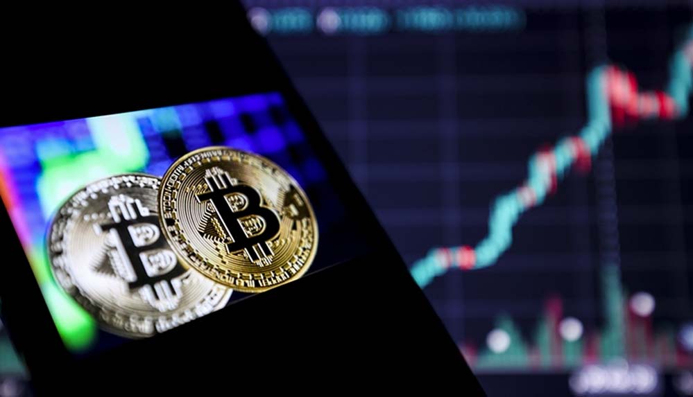 Bitcoin 10 ayın en düşük seviyesine geriledi