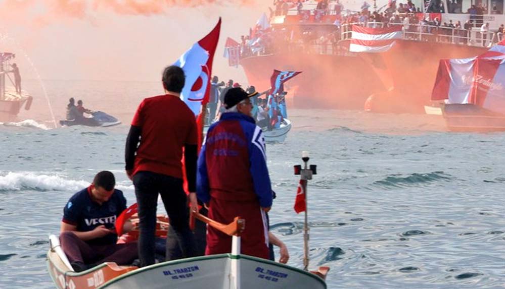 FIFA'dan Trabzonspor paylaşımı: Şampiyonluk böyle kutlanır