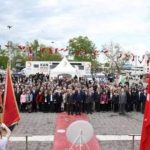 Kadıköy'deki 19 Mayıs töreninde MHP'liler bir CHP'liye saldırdı