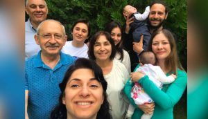 Kemal Kılıçdaroğlu'dan bayram paylaşımı: "Ailemizin iki yeni üyesiyle..."