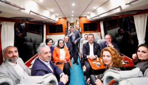 Nagehan Alçı'dan İmamoğlu'nun otobüsündeki fotoğrafına gelen eleştirilere yanıt verdi