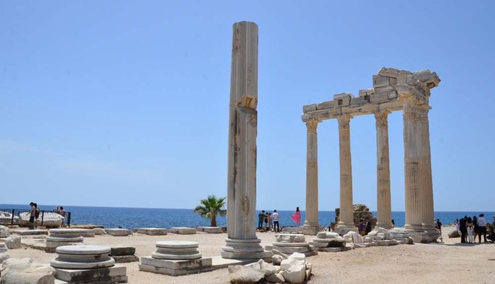 Side-Antik-Kenti'nde-yeni-eserler-gün-yüzüne-çıkarılıyor