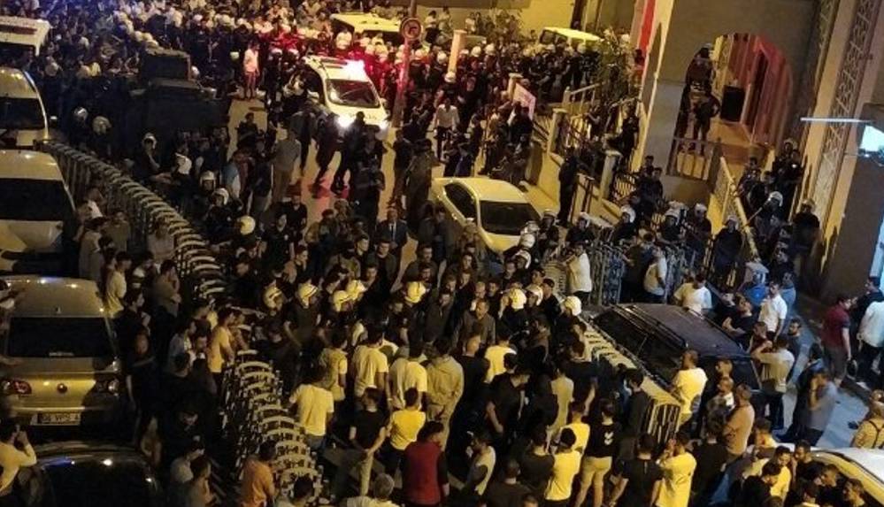 İstanbul Valiliği: 'Esenyurt'ta çocuğa yönelik tacizde bulunduğu iddia edilen kişi yakalandı'