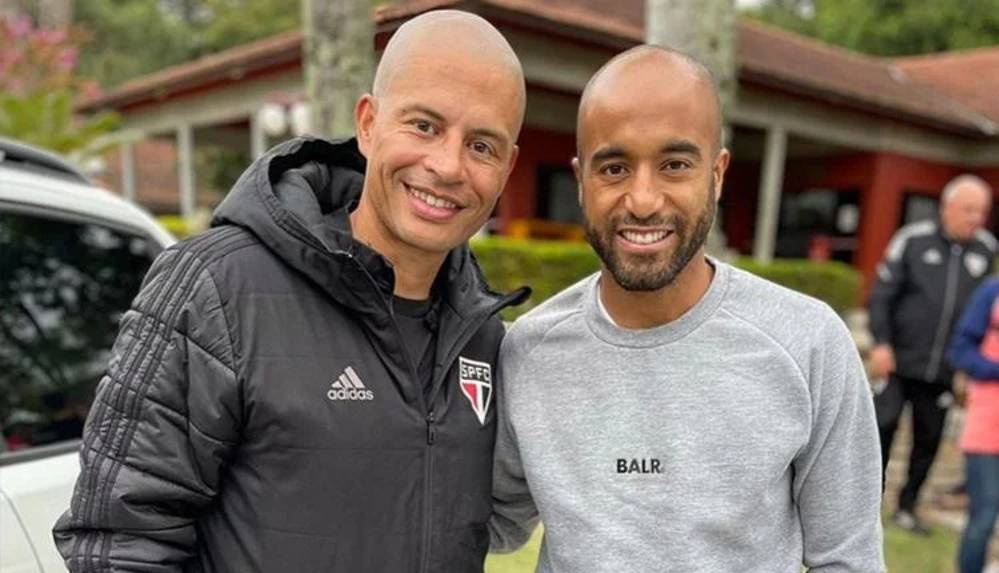 Tottenham’ın yıldızı Lucas Moura’dan Alex de Souza paylaşımı