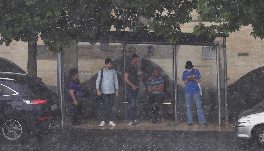 Ankara'daki-ilk-ve-orta-öğretim-kurumlarında-yarın-eğitime-bir-gün-ara-verildi