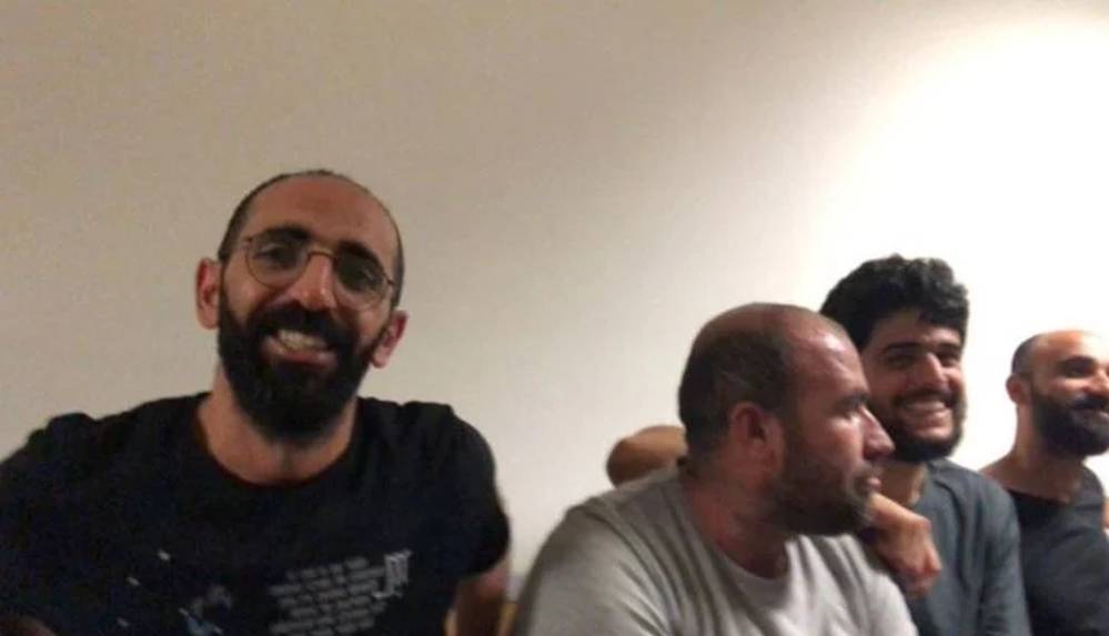 Gözaltında tutulan 16 gazeteci sabaha karşı tutuklandı