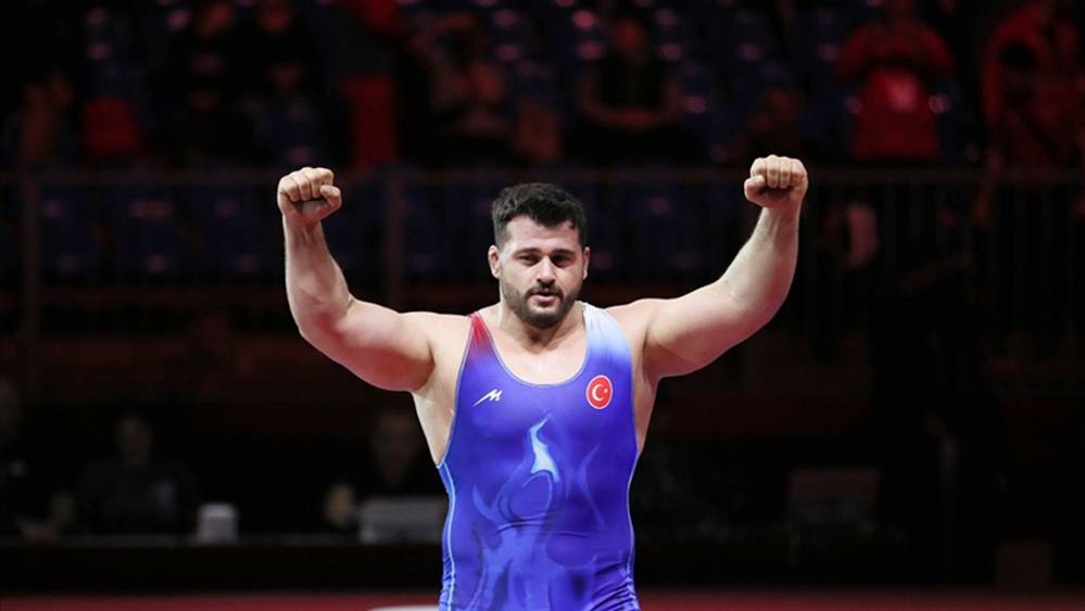 Milli Güreşçi Rıza Kayaalp, İtalya'da altın madalya kazandı