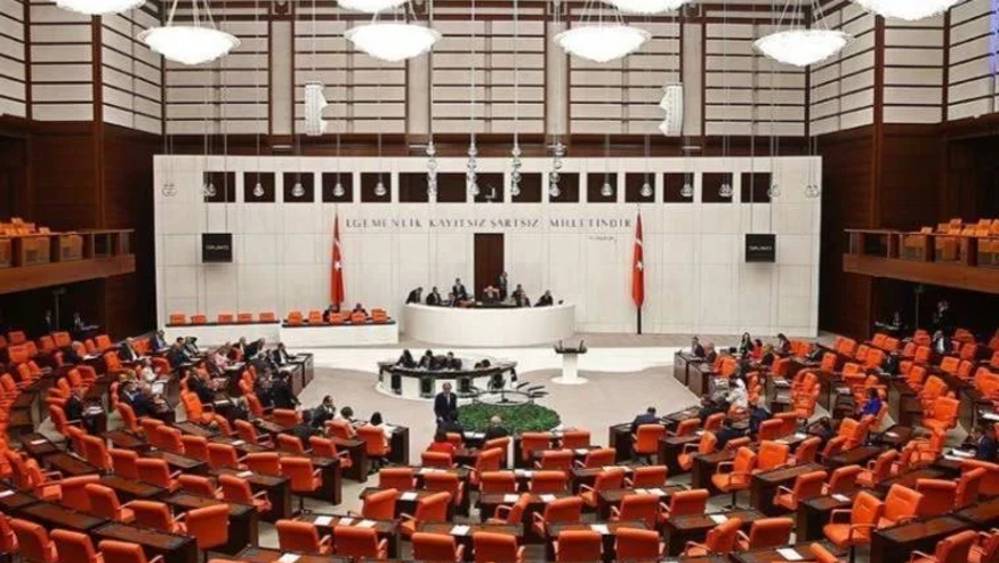 Son dakika! Sansür yasası ertelendi, ekim ayında görüşülecek