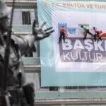 'Uçan-ressamlar'-35-metre-yükseklikte-resim-yaparak-dans-etti