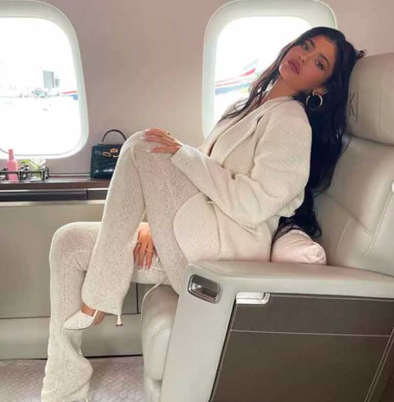 17 dakika için özel uçak kaldıran Kylie Jenner'a tepki: Tam zamanlı iklim suçlusu
