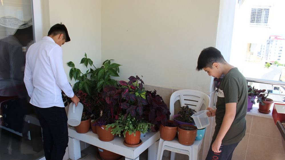 Çocukları için kariyerinden vazgeçen kadın, 3 çocuğun hayatını değiştirdi