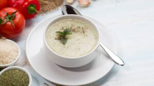 Beslenme ve Diyet Uzmanından 5 soğuk yaz çorbası tarifi