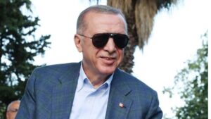 Erdoğan'ın 15 Temmuz anma programında taktığı Cartier gözlüğün fiyatı sosyal medyada olay oldu