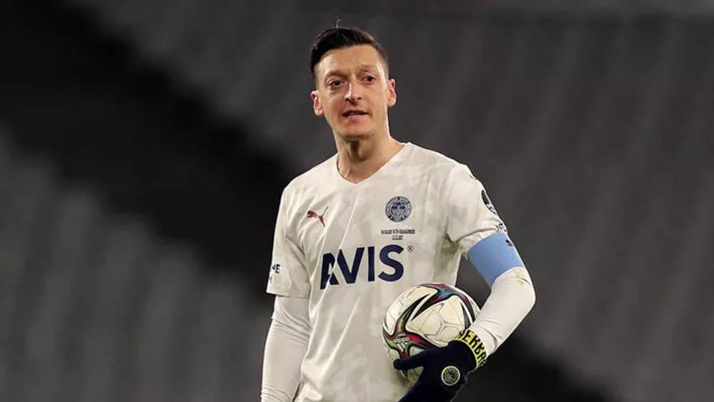 Fenerbahçe’den ayrılan Mesut Özil’in yeni takımı belli oldu