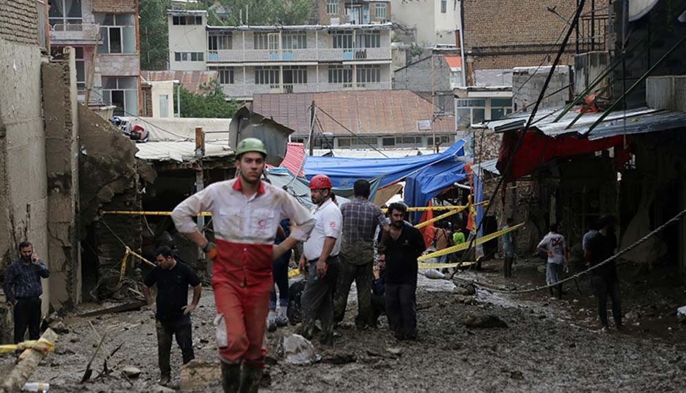 İran'da-şiddetli-yağışlardan-kaynaklı-sellerde-can-kaybı-56'ya-yükseldi