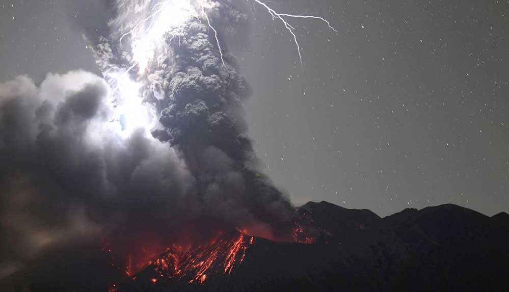 Japonya'da Sakurajima yanardağı patladı: 'Bölgeden kaçın!' uyarısı!