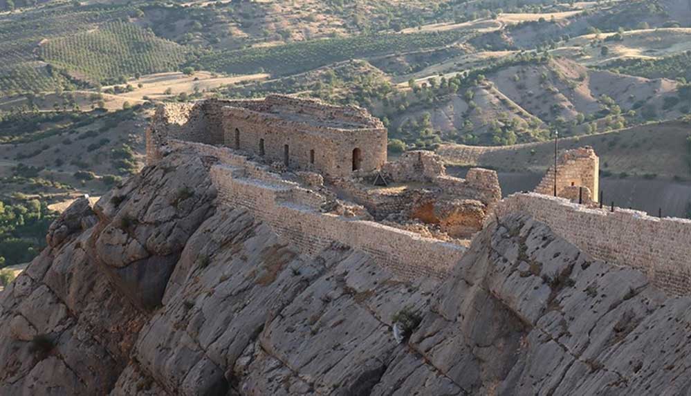 Kahta Kalesi 17 yıl sonra ziyarete açılıyor 5 Kahta-Kalesi-17-yıl-sonra-ziyarete-açılıyor