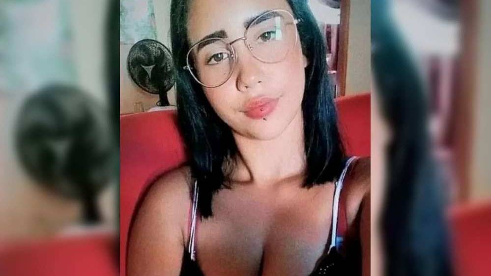 Piercing yüzünden dudağı enfeksiyon kapan genç kız hayatını kaybetti