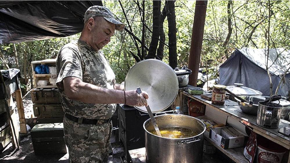 Ukrayna'da savaştan önce şoförlük yapan Valodya, cephede gönüllü aşçı oldu